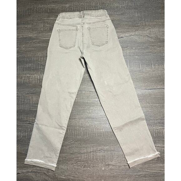 LOGO by Lori Goldstein Women's Denim Gray Distressed Vest & Boyfriend Jeans - Picture 10 of 16